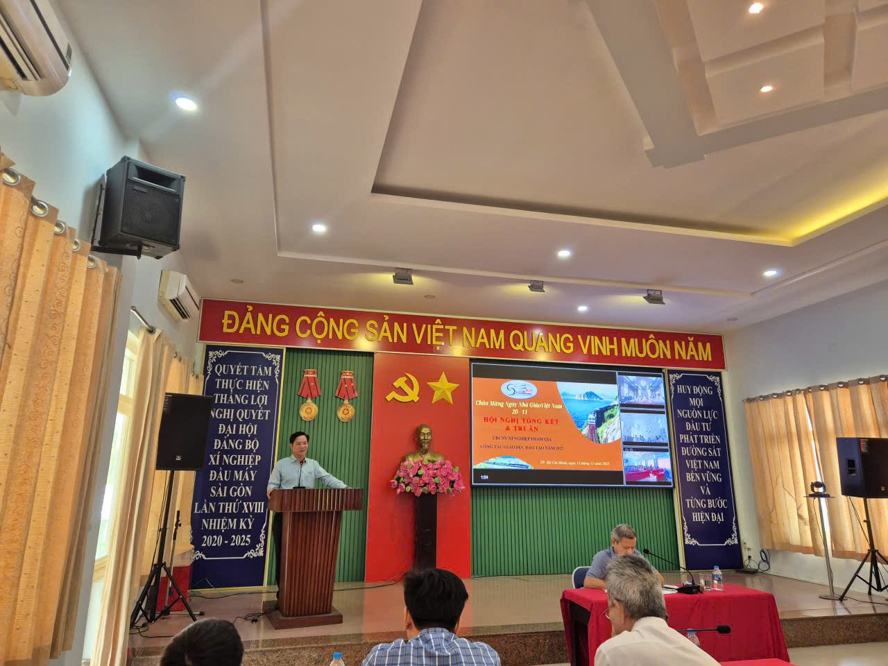 TỔ CHỨC HỘI NGHỊ TỔNG KẾT CÔNG TÁC GIÁO DỤC, ĐÀO TẠO & TRI ÂN VÀ KỶ NIỆM NGÀY NHÀ GIÁO VIỆT NAM 20/11