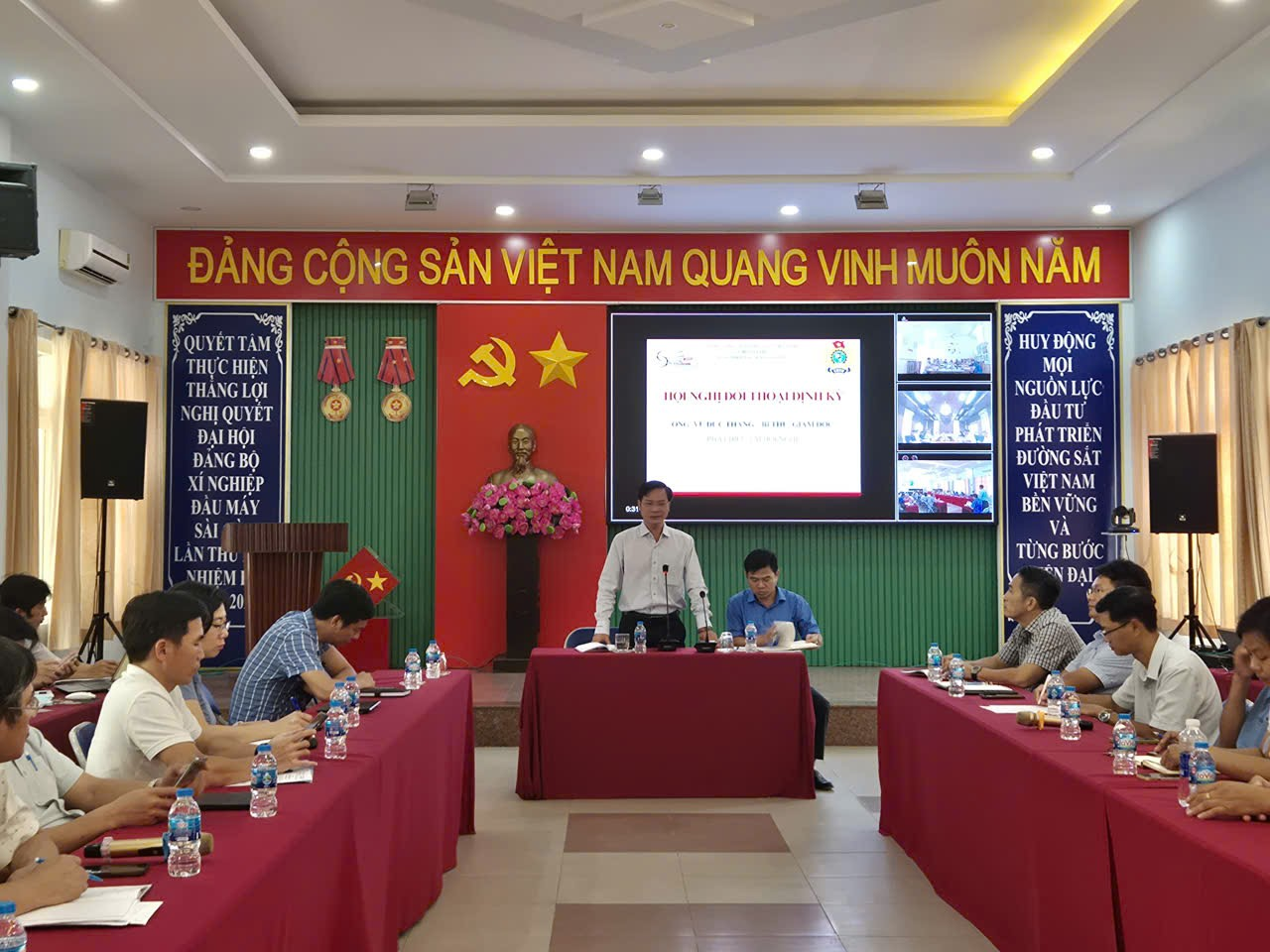Xí nghiệp Đầu máy Sài Gòn tổ chức đối thoại định kỳ năm 2025 với chủ đề: “Tiền lương - Chế độ chính sách - Công tác đảm bảo an toàn” 