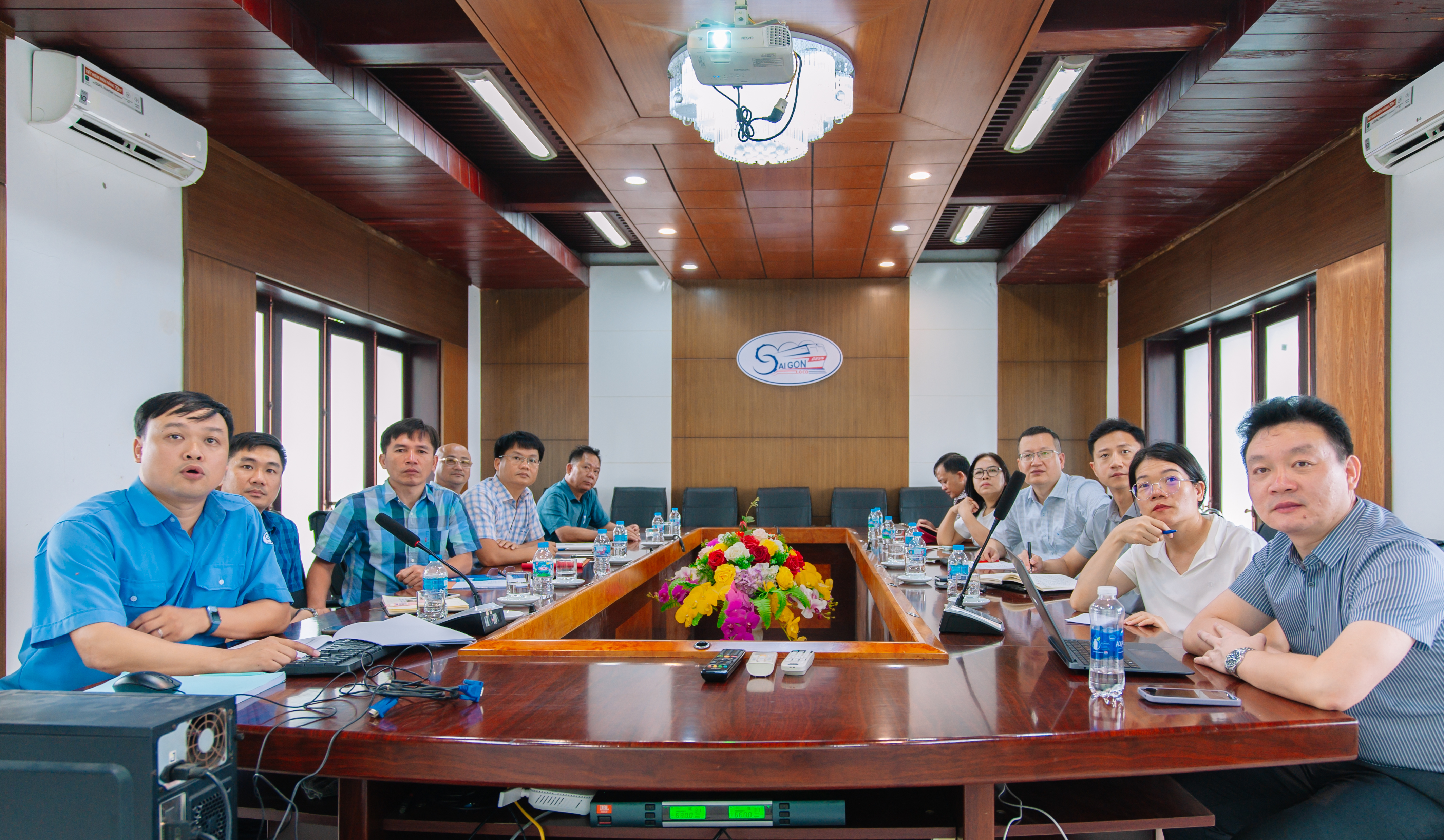 XÍ NGHIỆP ĐẦU MÁY SÀI GÒN TỔ CHỨC BUỔI LÀM VIỆC VỚI ĐỐI TÁC NHẰM TÌM GIẢI PHÁP NÂNG CAO HIỆU QUẢ SỬA CHỮA VÀ VẬN DỤNG ĐẦU MÁY D20E